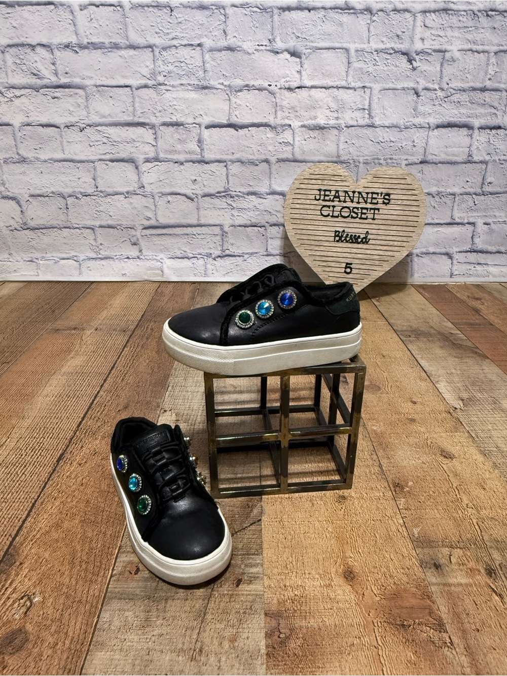 Kurt Geiger girls Lainey Octavia jeweled sneakers size 9
